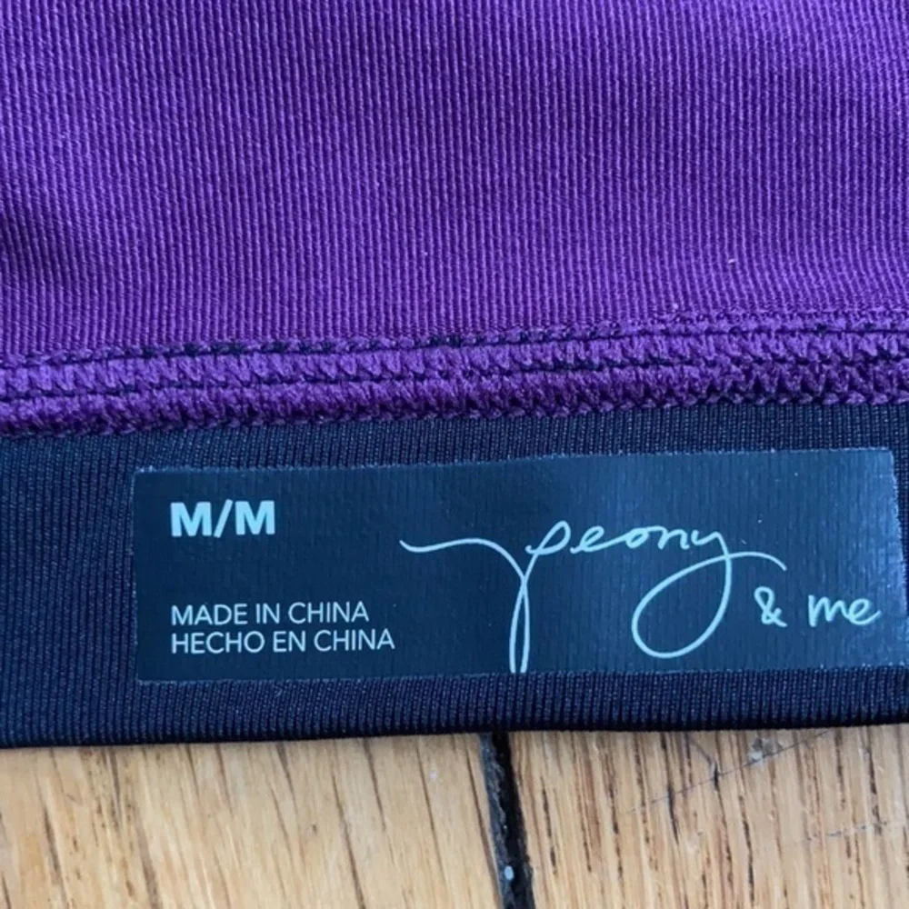 Peony and Me see purple racerback sports bra M EUC